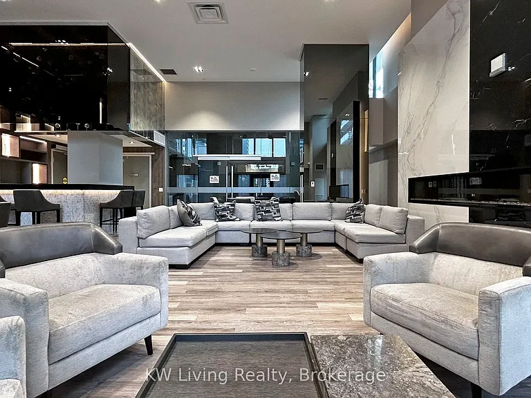 75 Oneida Cres #1703 — Photo 36