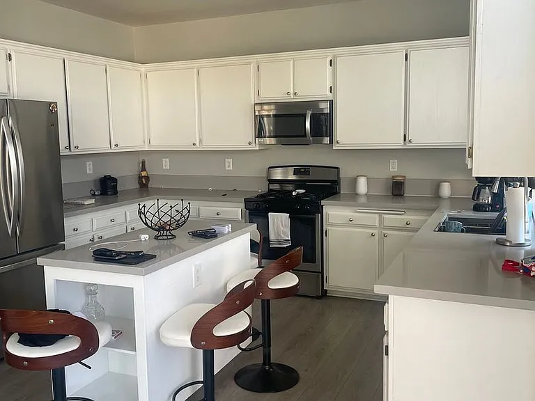 5449 Essex Dr — Photo 11