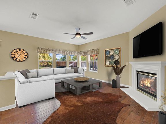 3rd image of 920 Cashel Circle