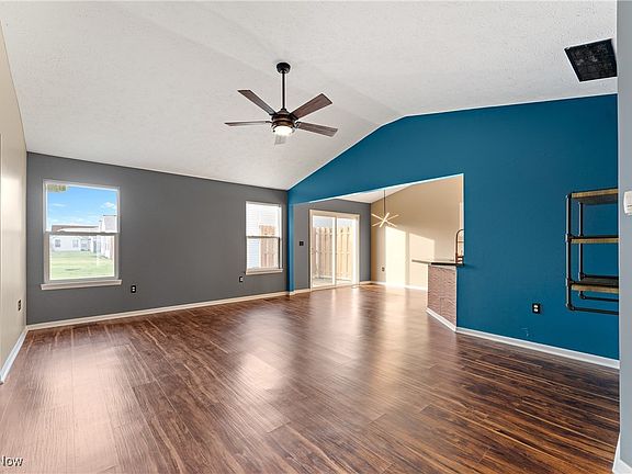 4th image of 143 Reserve Cir