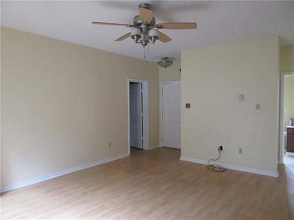 3rd image of 4425 Perkins St