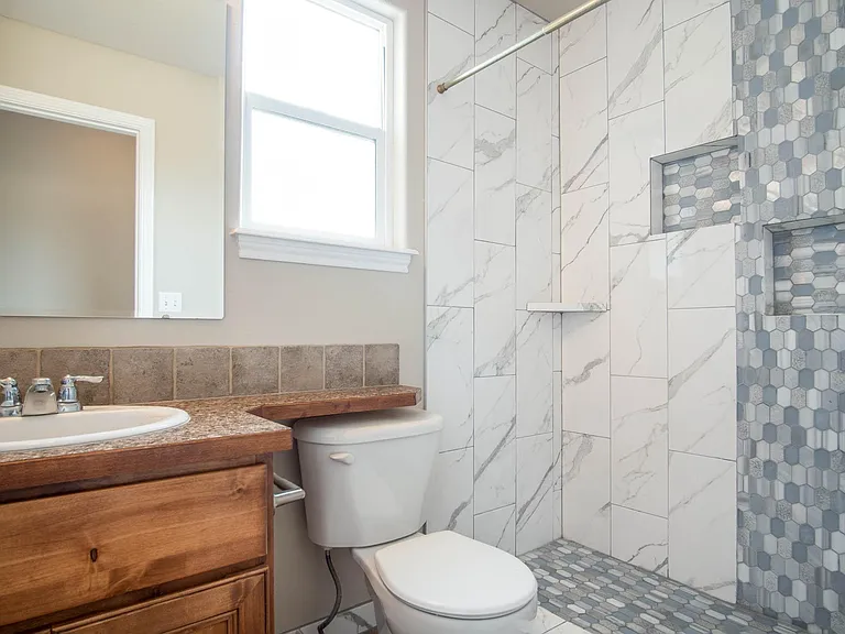 3916 Kirby Cir — Photo 18
