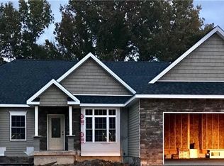 910 Elaine Ct, Hubbard, OH 44425