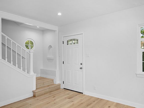 3rd image of 1101 Norton Ave #1101