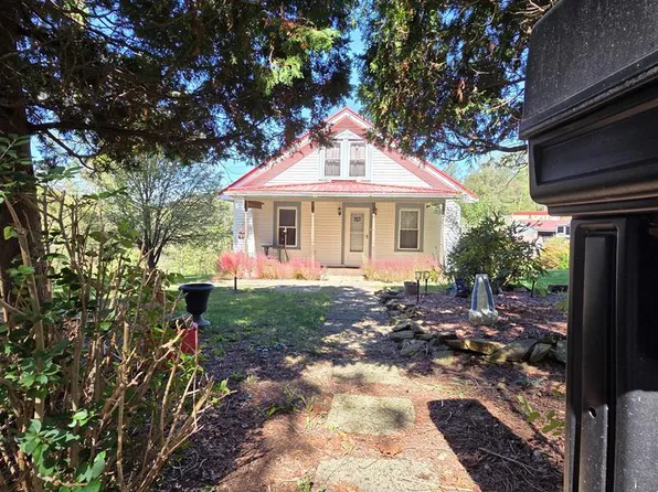 4404 Apple Pie Ridge Road, Wellsburg, WV 26070