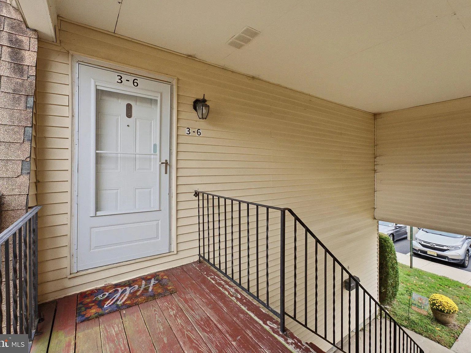 2 bed, 1.5 bath, 960 sqft, $1,900 — Photo 1