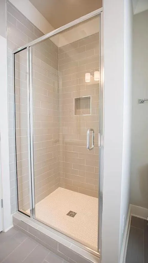 3 bed, 2.5 bath, 2418 sqft, $4,250 — Photo 2