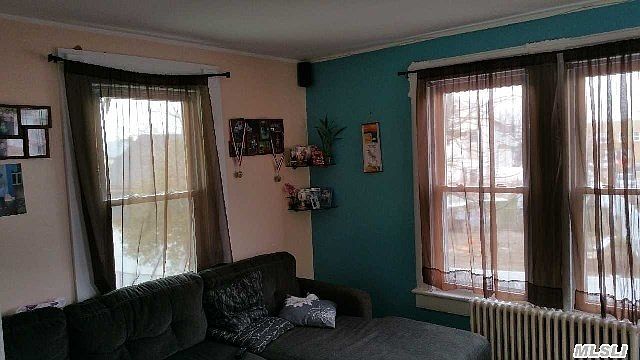 2nd image of 22 Bedell St