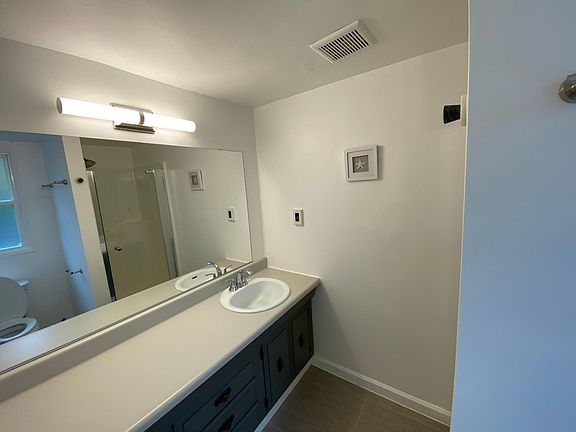 4th image of 635 Cuesta Ave