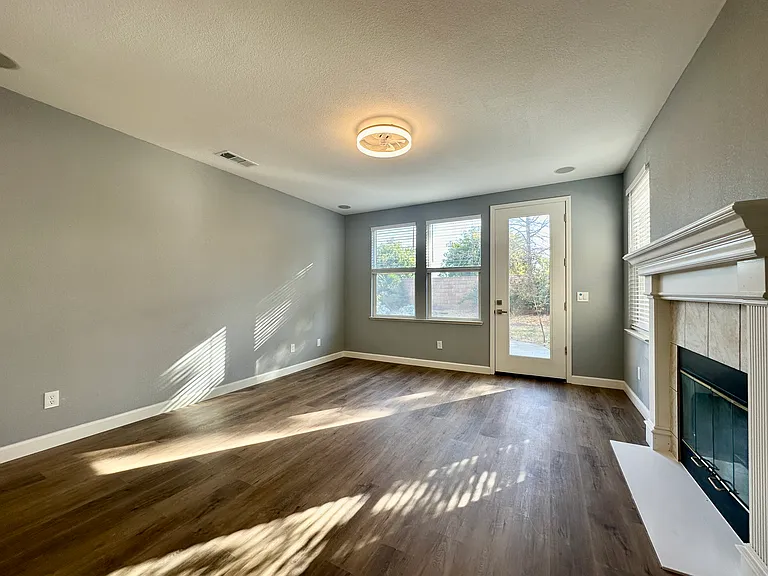 907 Star Tulip Dr — Photo 6