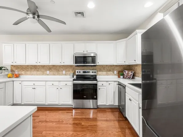 974 Main St APT 30, Wakefield, MA 01880