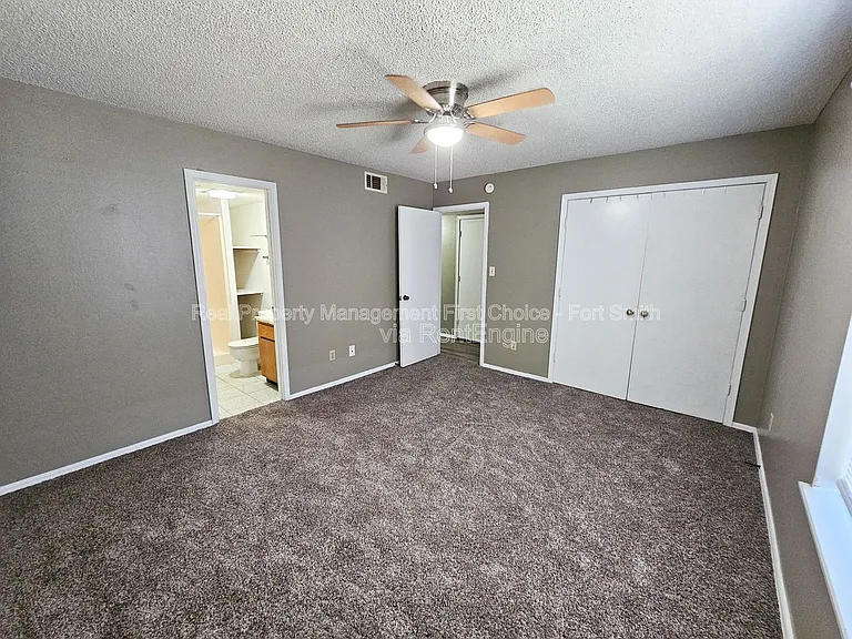 6719 Independence St — Photo 9
