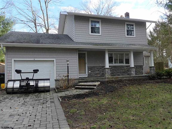 3rd image of 423 Adams Ave