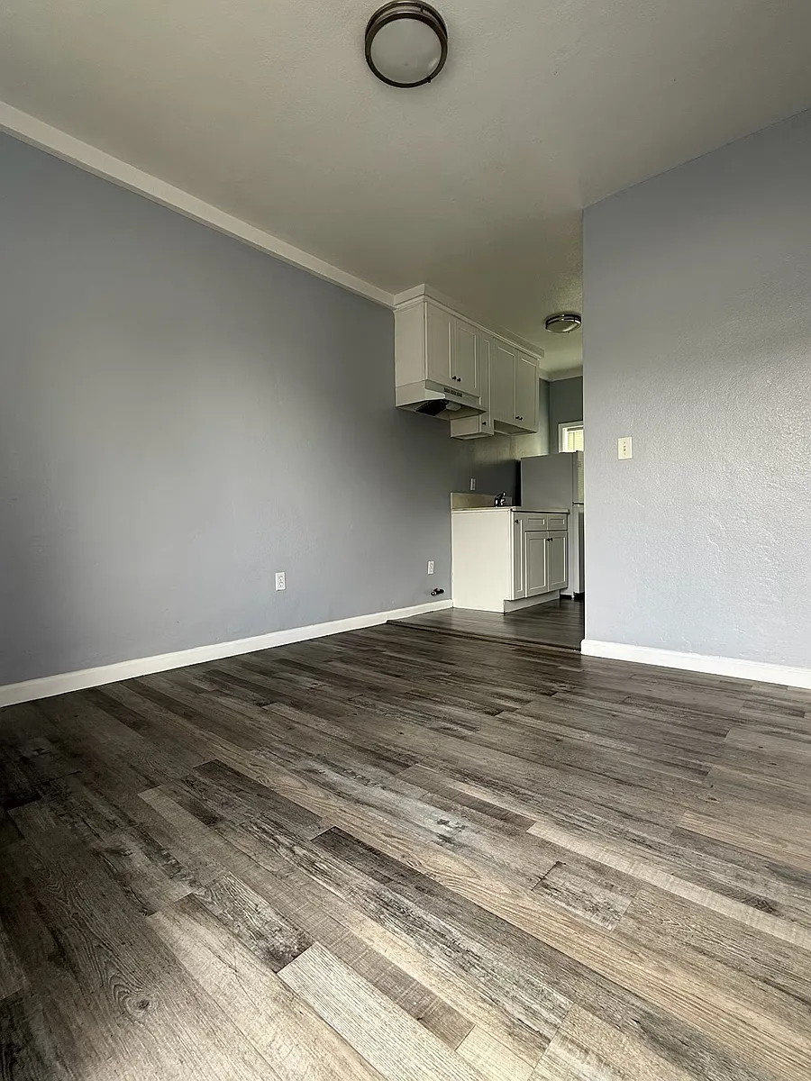 Building Photo - 3022 Nebraska Ave #E