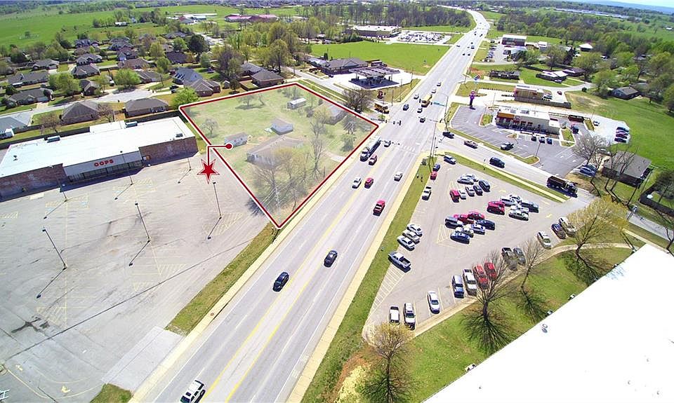 2nd image of 281 W Main St