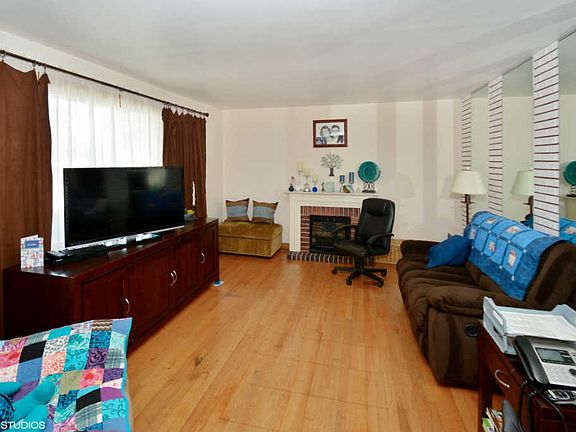2nd image of 7800 Leamington Ave