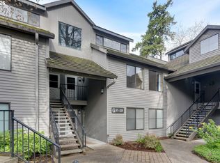4000 Carman Dr APT 106, Lake Oswego, OR 97035