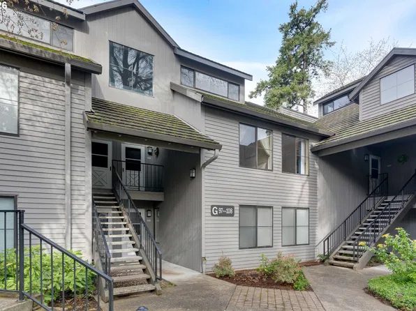 4000 Carman Dr APT 106, Lake Oswego, OR 97035
