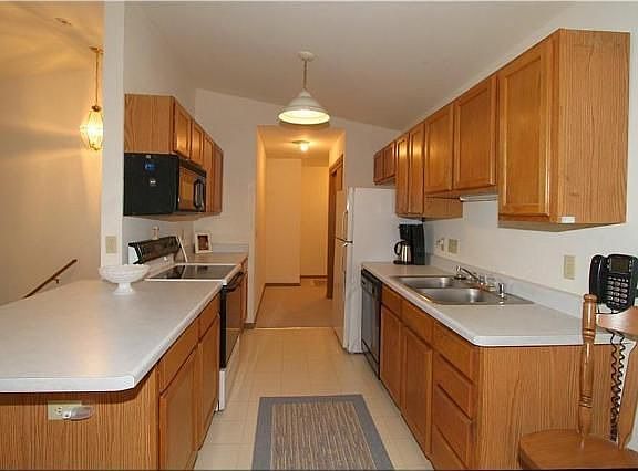 3rd image of 1203 N Sunnyslope Dr Unit 201