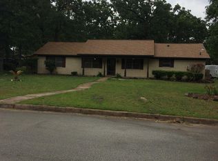 1285 Edgewood Cir, Lufkin, TX 75904