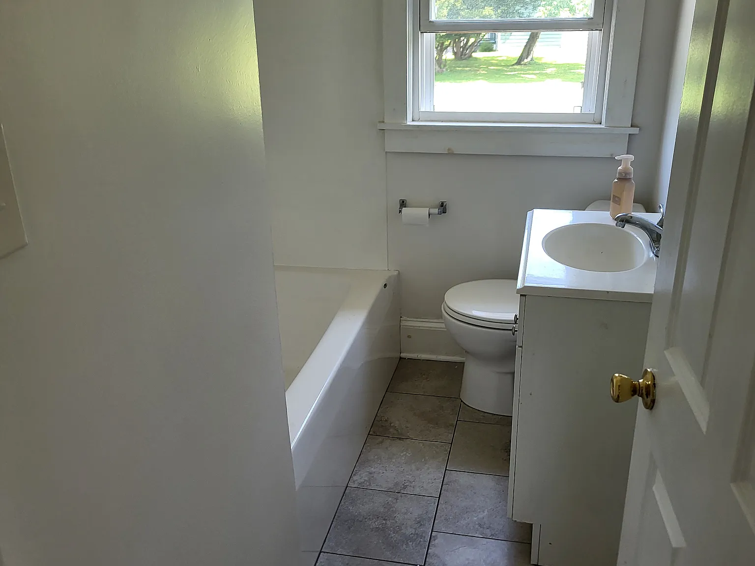106 Lake Rd — Photo 3