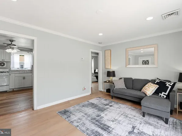 46 Circle Ave, Indian Head, MD 20640