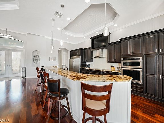 5th image of 2124 SW 43rd Ter