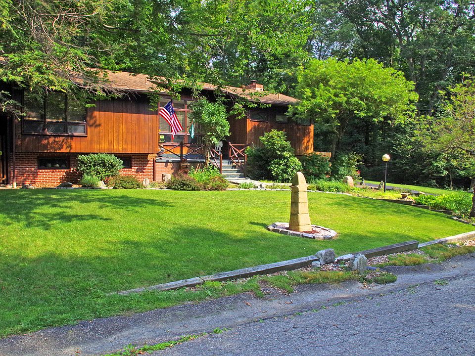 1st image of 41 Barry Dr S