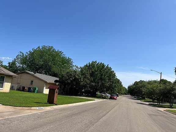 4th image of 506 Retama St