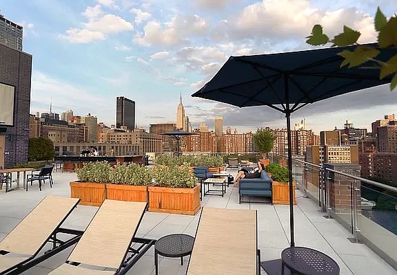 3rd image of 303 10th Ave APT 10F