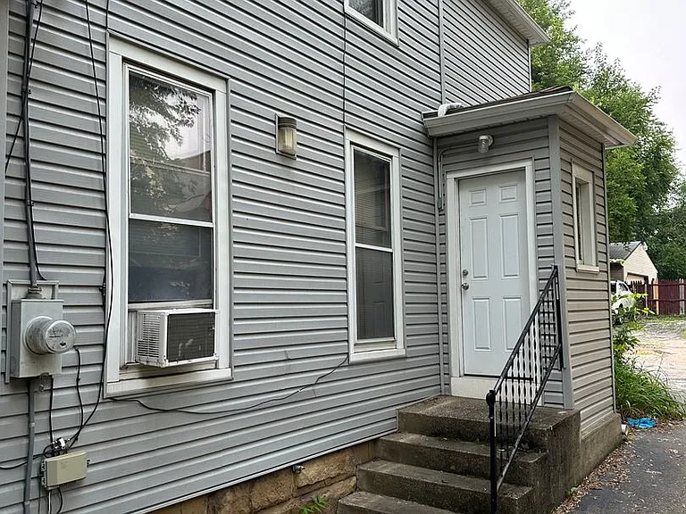 605 E Buchtel Ave — Photo 4