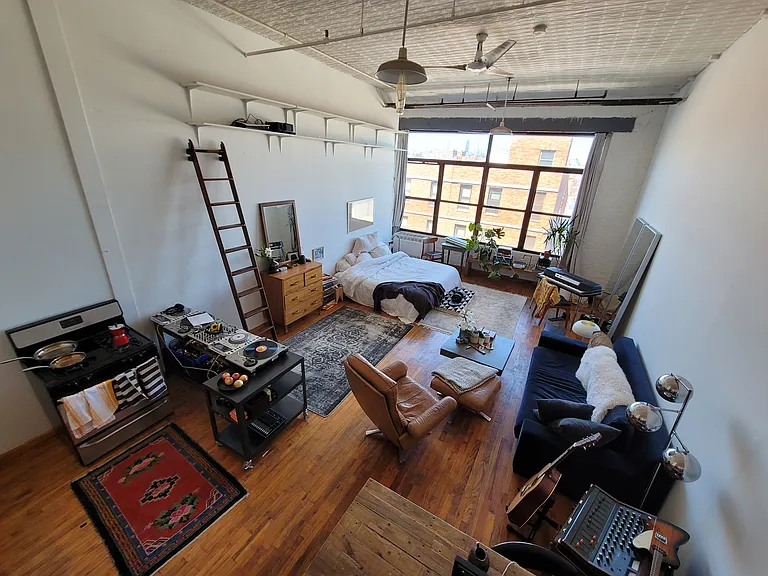 9 White St #220 — Photo 3