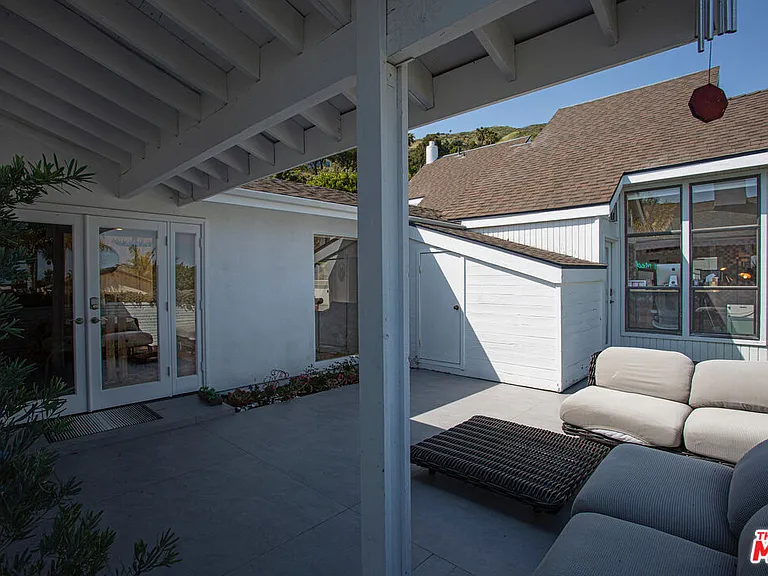 20521 Roca Chica Dr — Photo 23