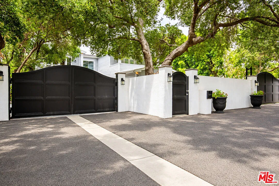 5 bed, 5.0 bath, 6120 sqft, $33,333 — Photo 2