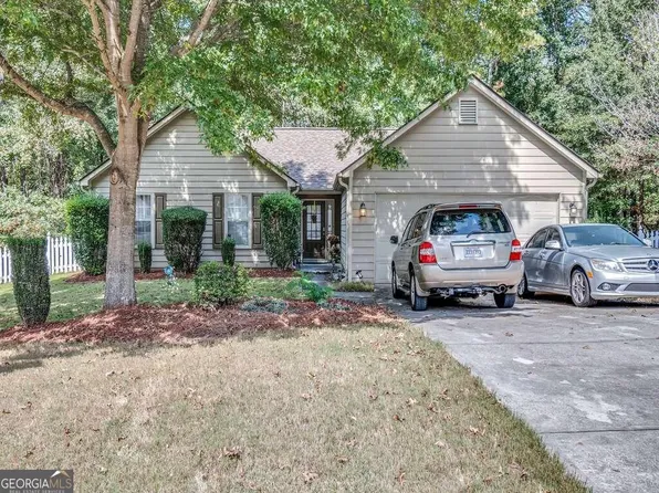 1023 Laurel Green Ln, Sugar Hill, GA 30518