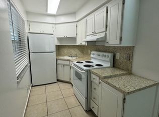 707 NE 10th St #3, Hallandale, FL 33009