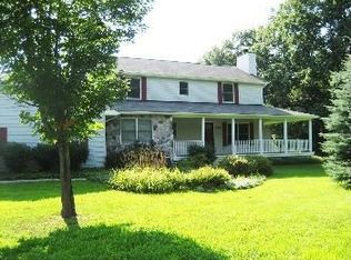 615 N Pleasant Valley Rd, Milford, MI 48380