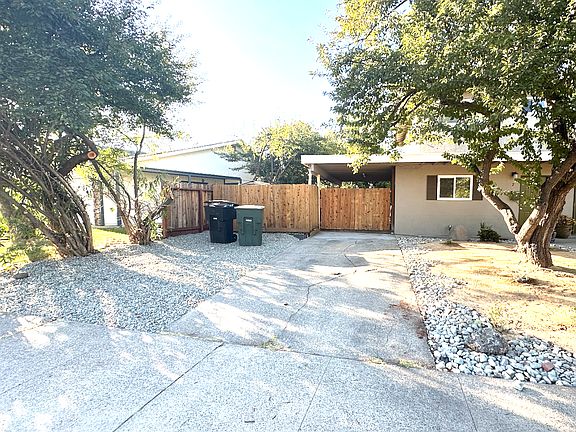 5th image of 1915 Wildwood Way APT 2