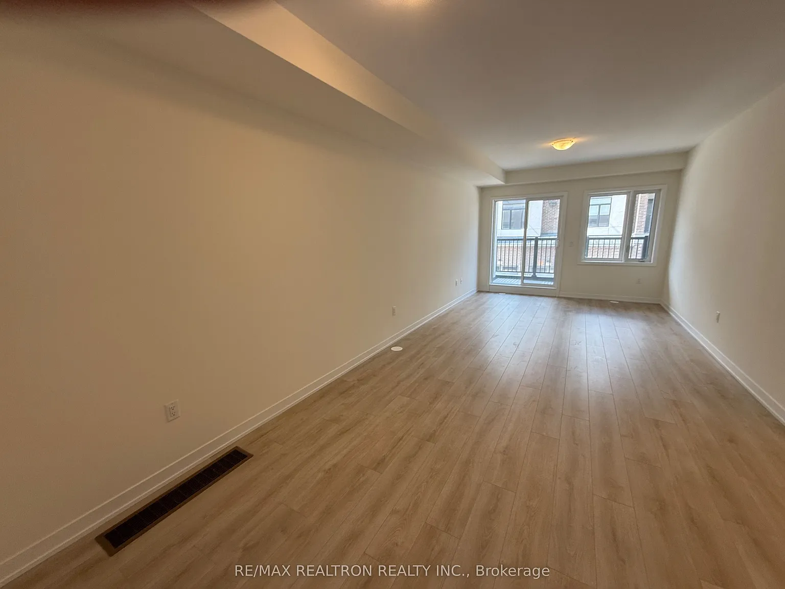 3 bed, $3,000 — Photo 3