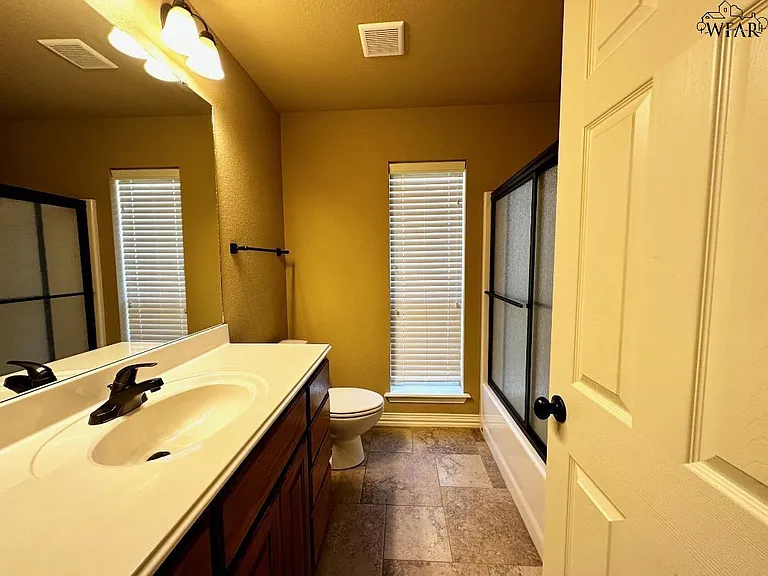 5011 Caden Ln — Photo 5