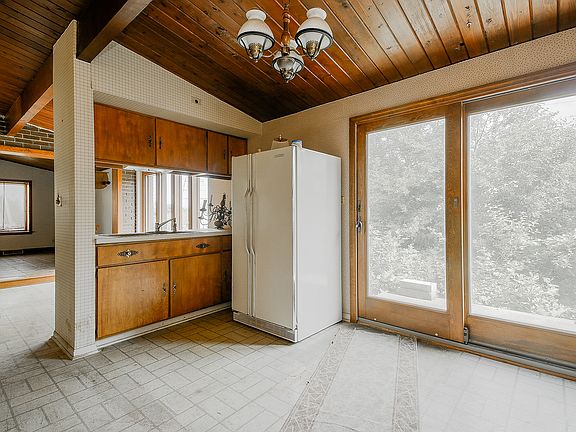 4th image of 21W125 Armitage Ave