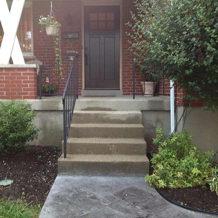 3392 Glenmont Ln photo 1