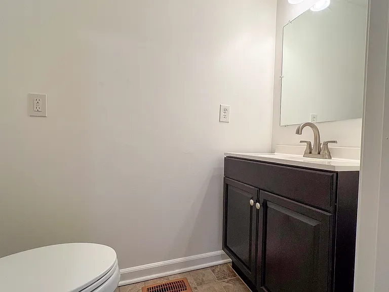 1463 Woodall St — Photo 4