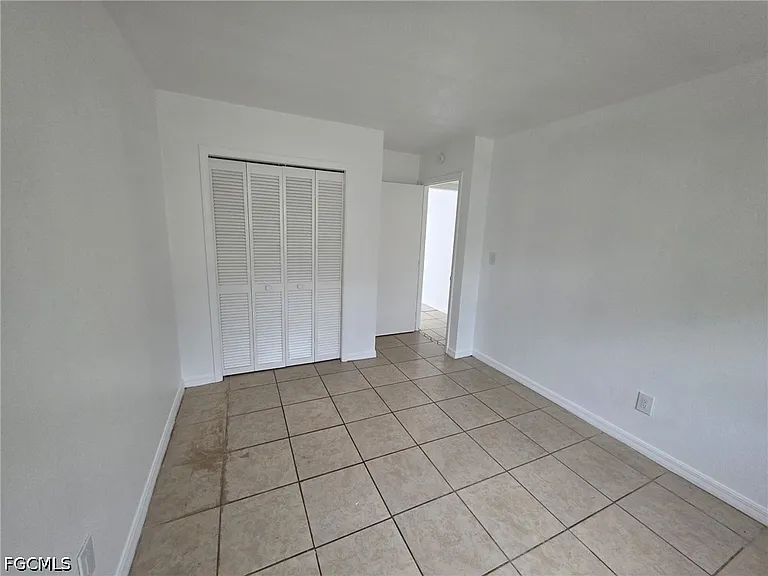 2452 Stella St #106 — Photo 4