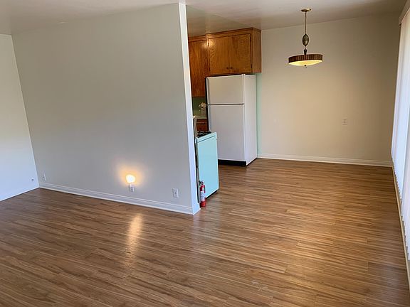 5th image of 819 E 4th St APT 21