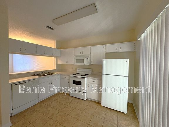 5th image of 5528 Carrollwood Key Dr