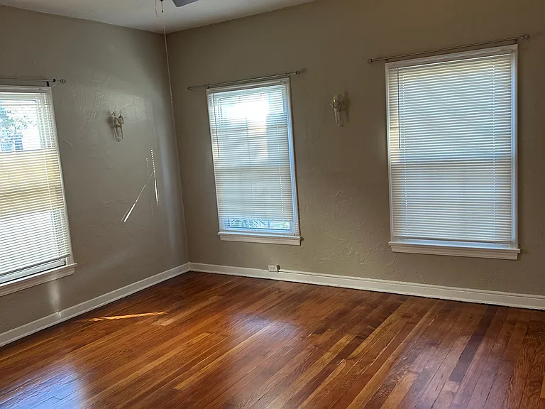 401 S Verdugo Rd #1 — Photo 6