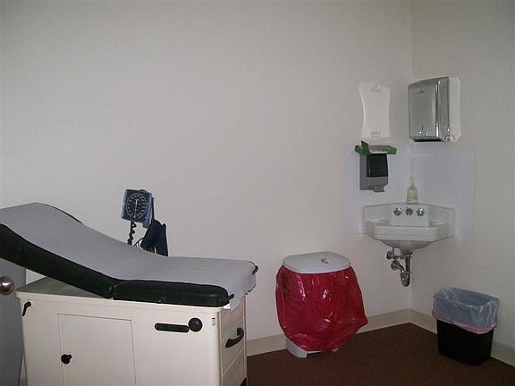 2nd image of 421 Linden Ln