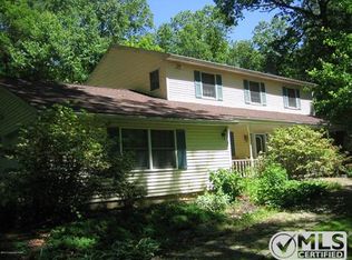 247 Shady Oaks Dr E, Saylorsburg, PA 18353