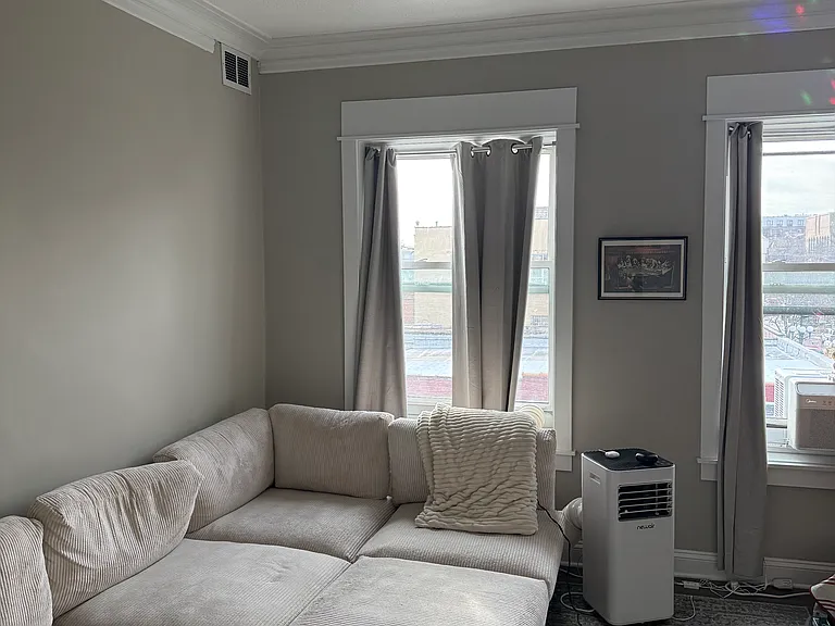 136 N Marion St #3B — Photo 2